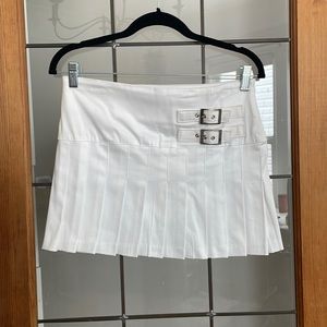 Vintage Y2K NWT Forréal Low Rise White Pleated Mini Skirt - Size Small